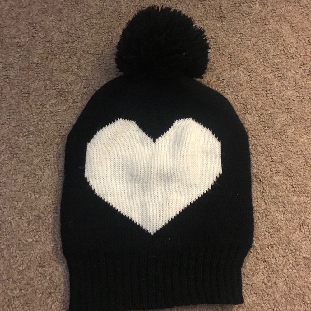Black and white Pom Pom sky beanie